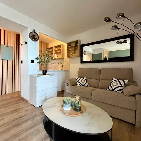 For 4 People - Air Conditioning - Wi-fi - Parking * Canet-en-Roussillon