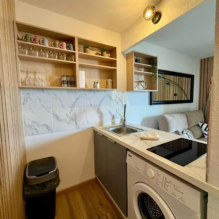 Apartment For 4 People - Air Conditioning - Wi-fi - Parking